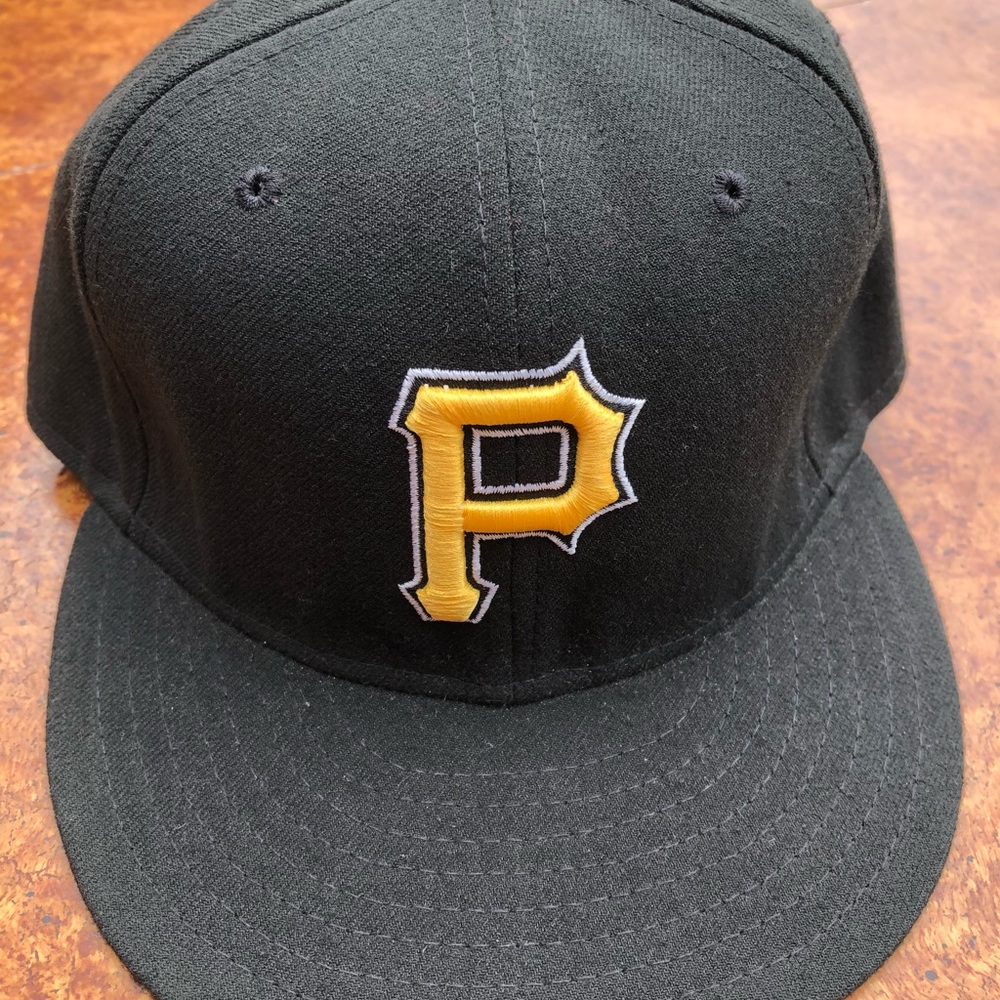 PITTSBURGH PIRATES FITTED BASEBALL CAP